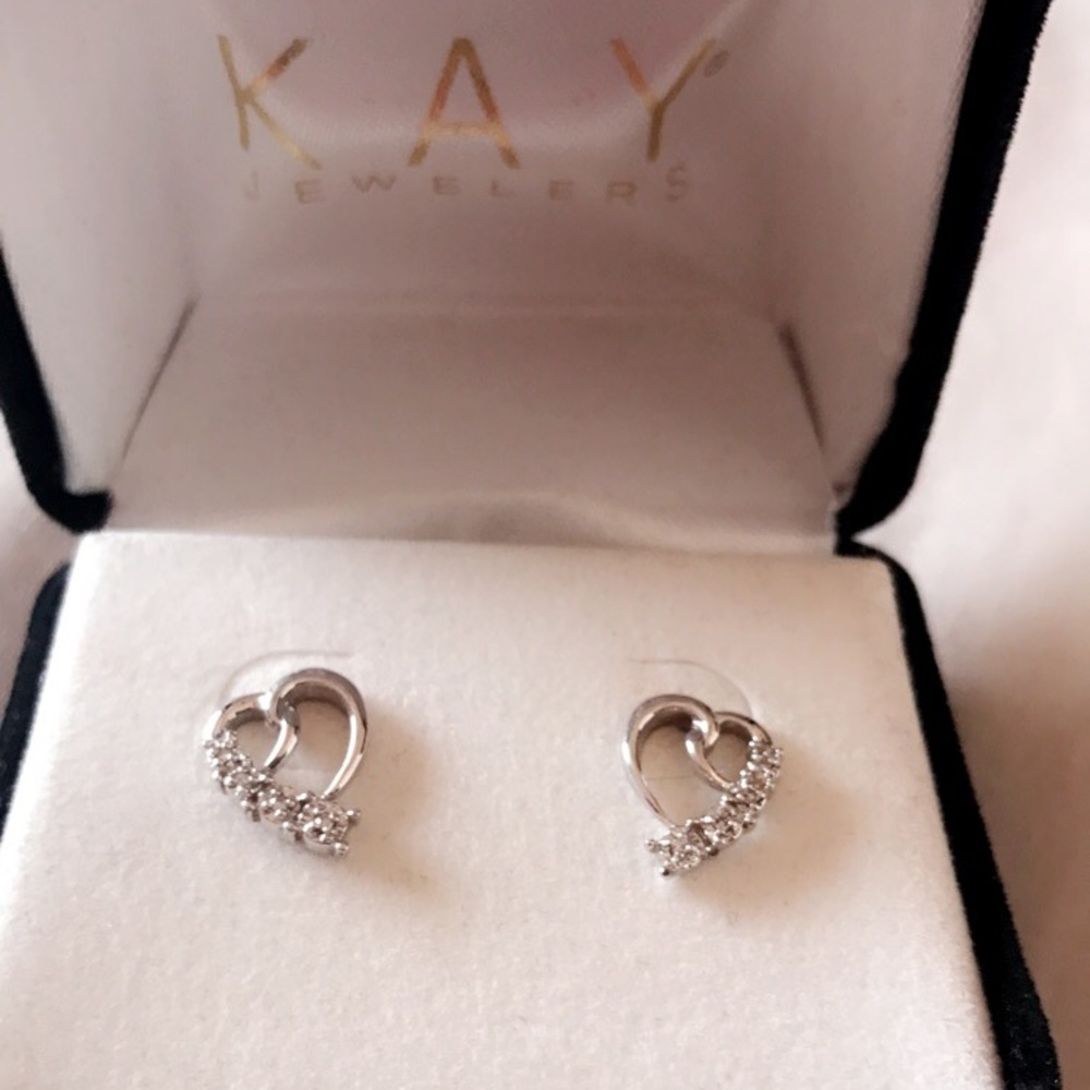 COPY - Heart earring diamond